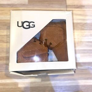 SOLD*****Like New baby chestnut Neumel Uggs in box 04/05 M